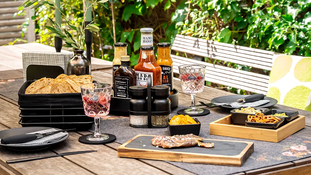 Homepage_11_1_black_outdoor_kitchen 2