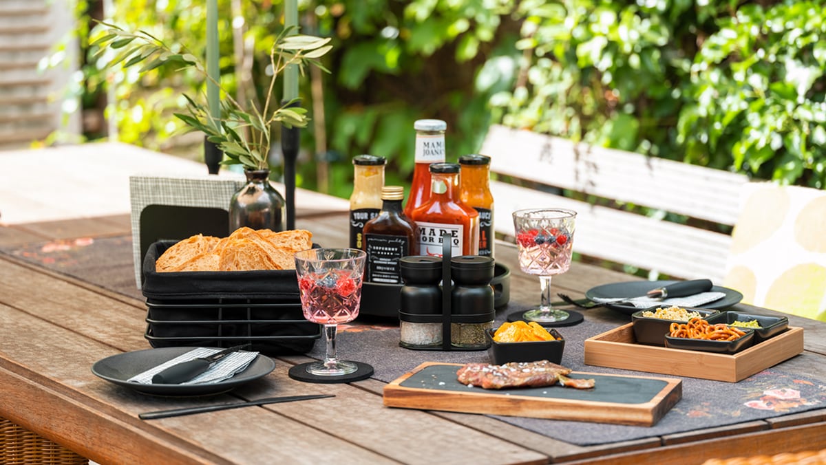 KUECHE_03_2_blackoutdoorkitchen 1