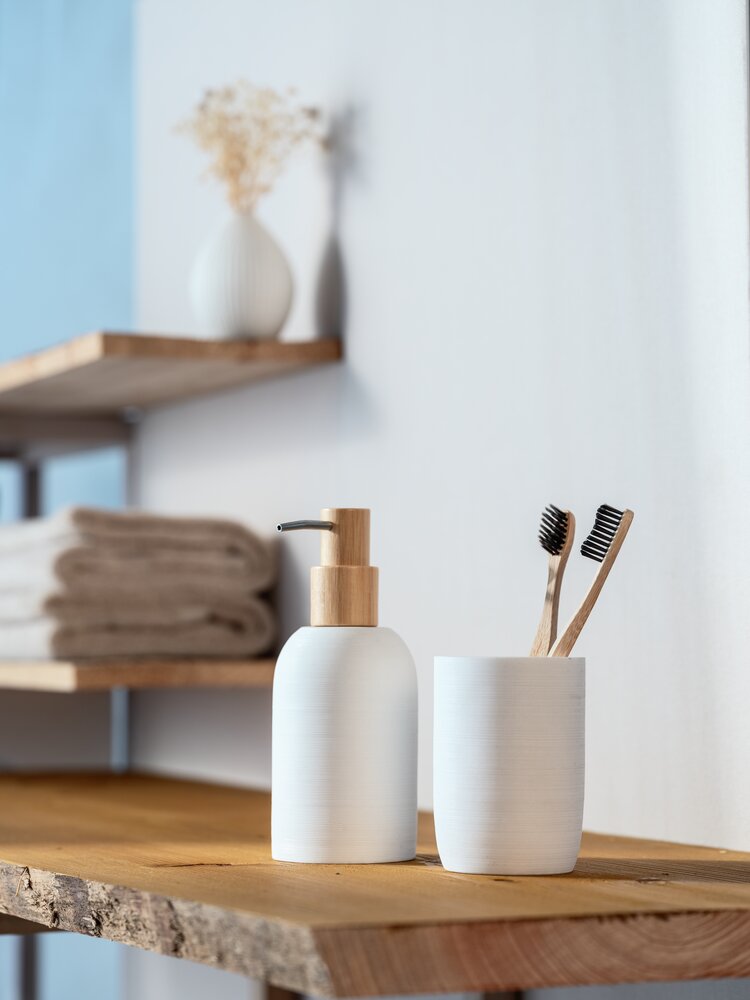 Bad-Accessoire Set Mod. Altavalle, weiß, polyresin, bambus, Ø8,5x18,5 cm  natürliche bambuselemente