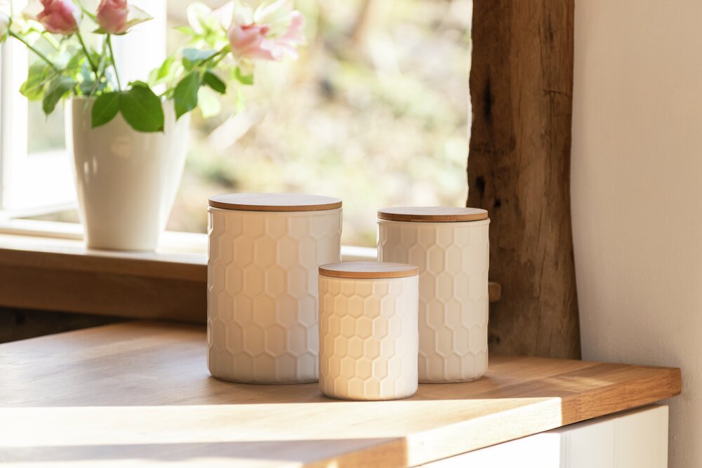 Aufbewahrungsdose Mod. Maya 0,9 L, FSC  Vorratsdose aus Keramik mit Bambus-Deckel