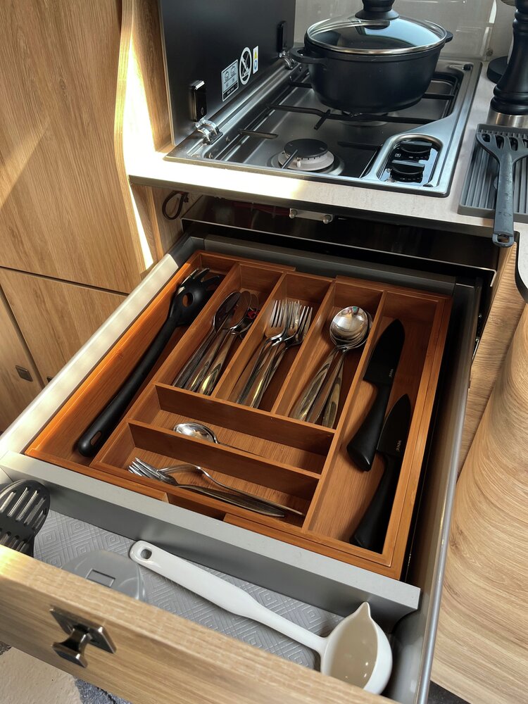 Range-couverts coulissant  en bambou