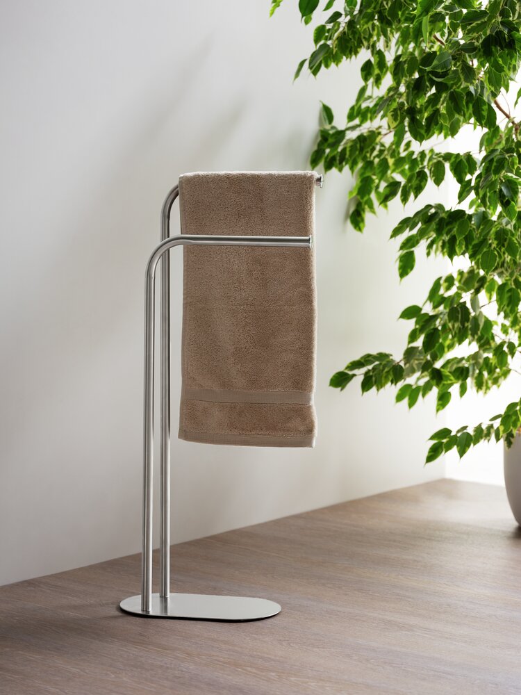 Handtuchständer Mod. Levante, satiniert, Edelstahl, 30x79x17 cm  freistehend, platzsparend, modernes Design