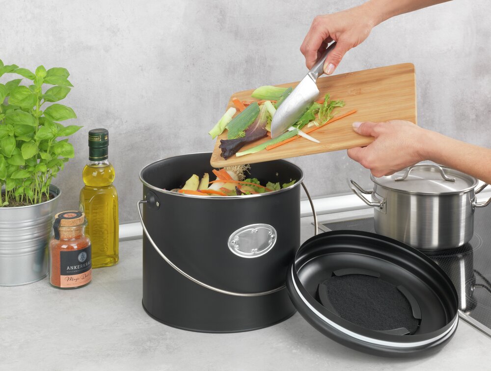 Seau à compost Mod. Nero 6 L  avec 3 filtres à charbon actif de rechange