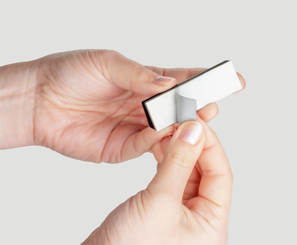 Badabzieher Mod. Agana, schwarz, Silikon, Edelstahl, magnetisch  mit magnetischer Wandhalterung