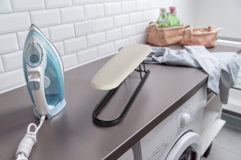 Ärmelbügelbrett Mod. Leona  platzsparend zusammenklappbar