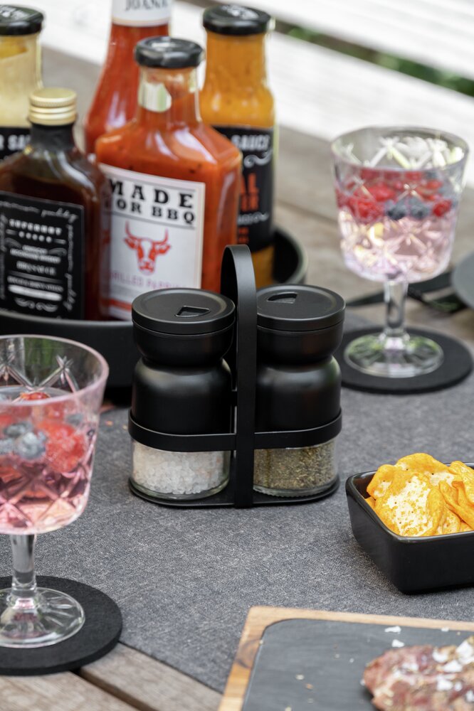 Menage mit Gewürzstreuer Mod. Melli, 3-teiliges Set  2 Gewürzstreuer mit Halterung