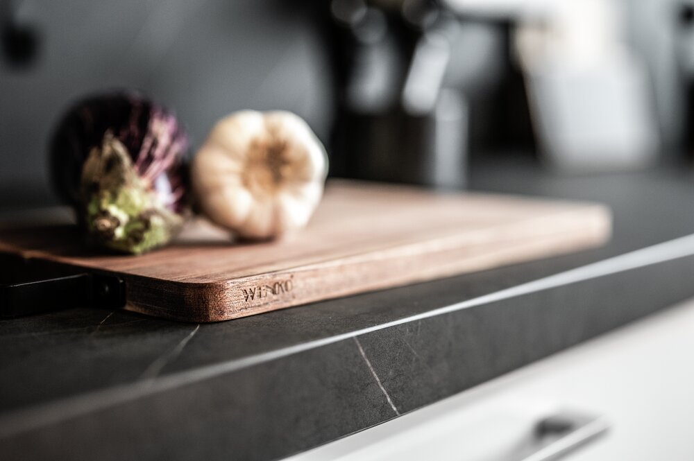 Schneide-& Servierbrett Mod. Rim  mit Saftrille