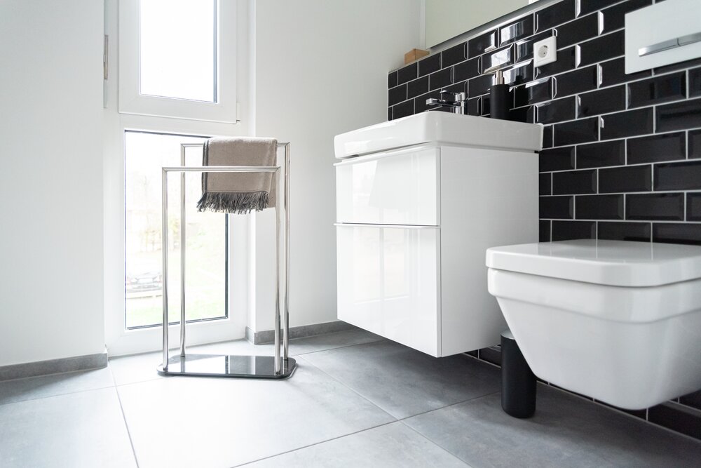 Porte Serviettes Sur Pied Pour Salle De Bain Ravina WENKO, Sèche Serviettes 2 Niveaux, Portant Acier Porte Serviettes Sur Pied Pour Salle De Bain Ravina WENKO, Sèche Serviettes 2 Niveaux, Portant Acier